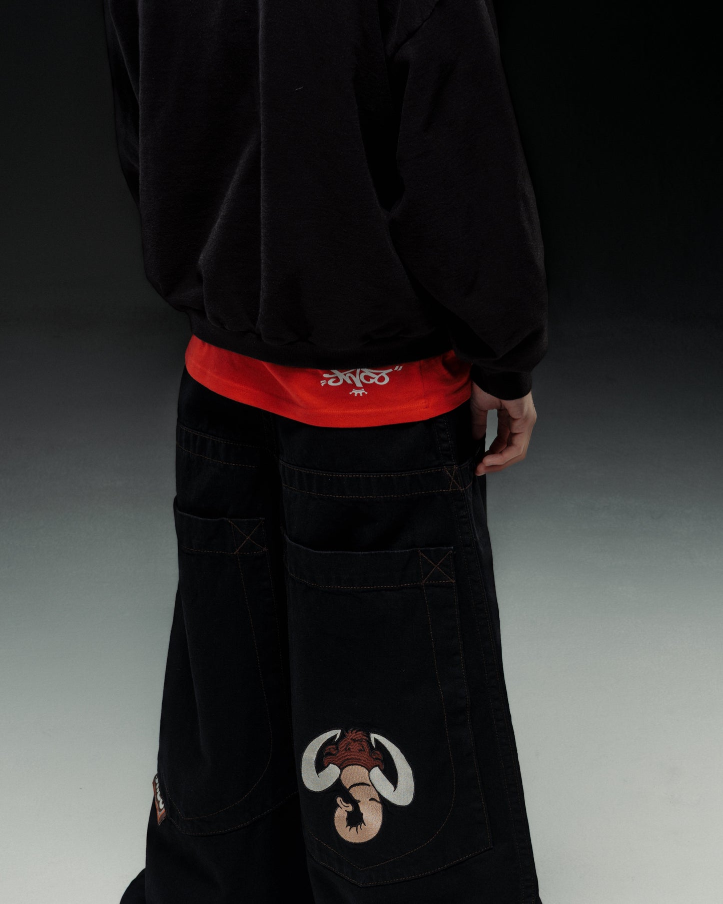 Tribal Dragon Tee. Red.