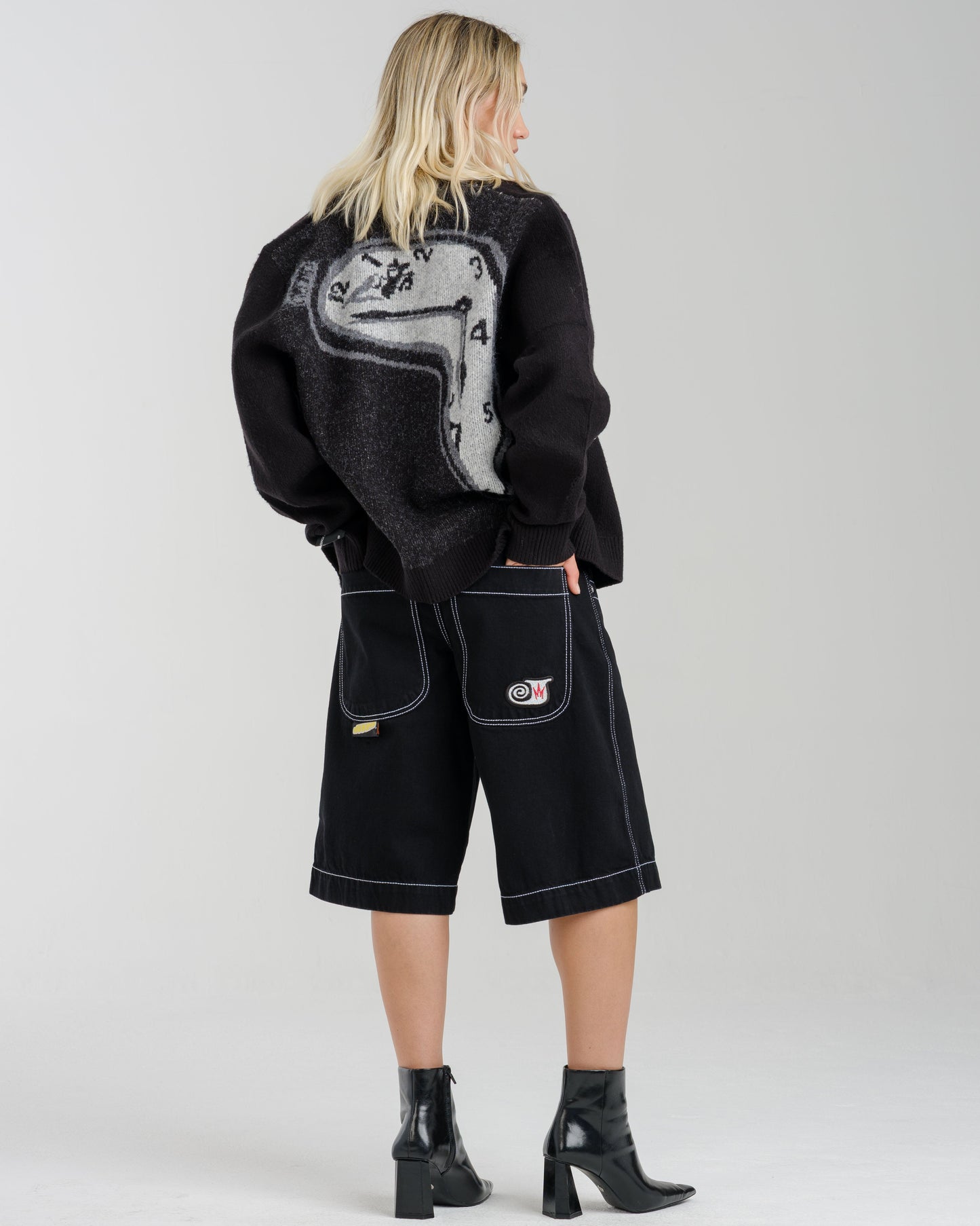 W101 Twin Cannon Shorts. 14". Black/Silver J.