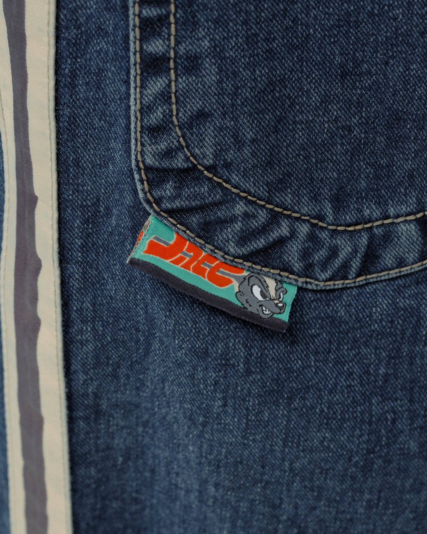 Skunk. 26". Dark Stone.