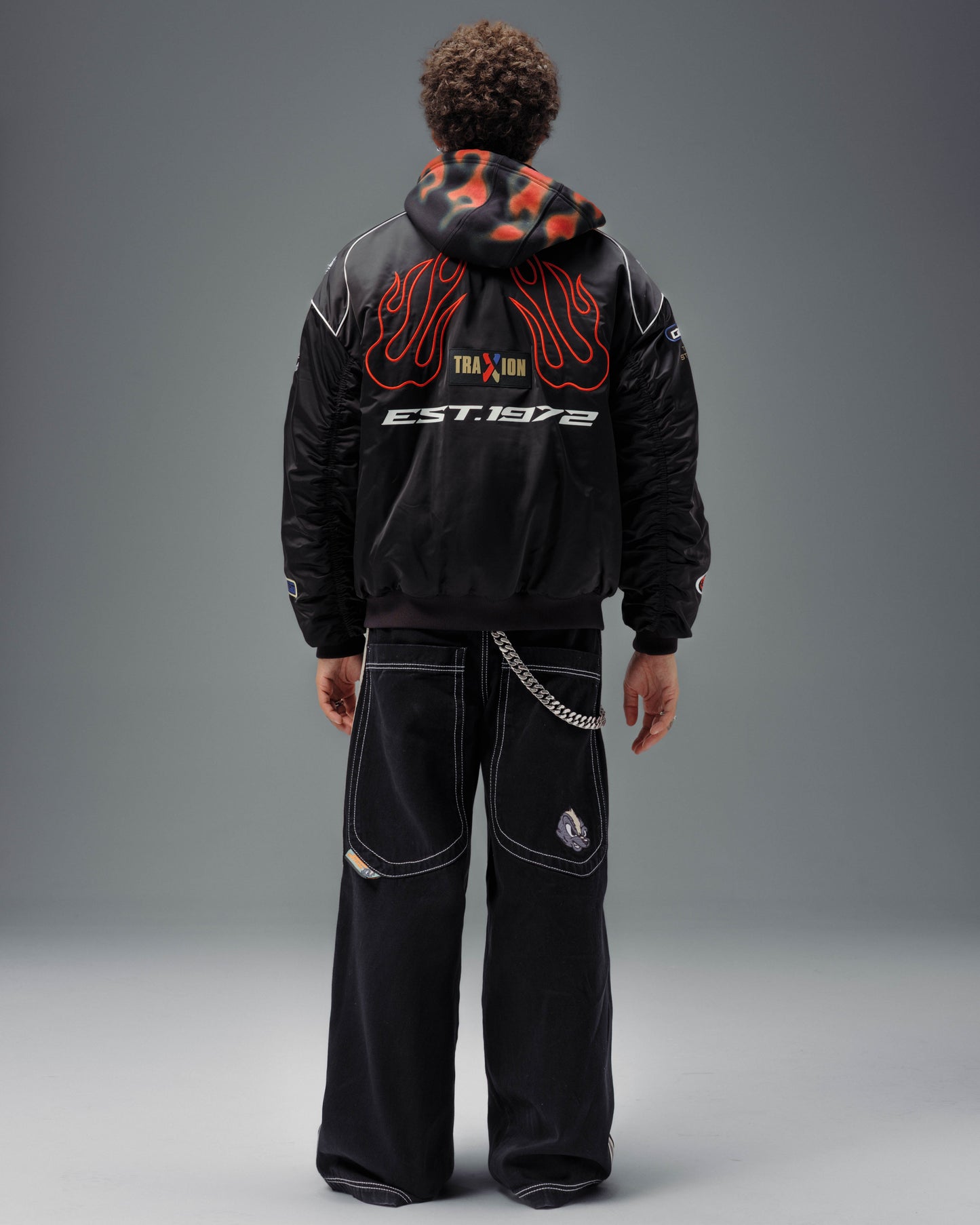 Skunk. 26". Jet Black.