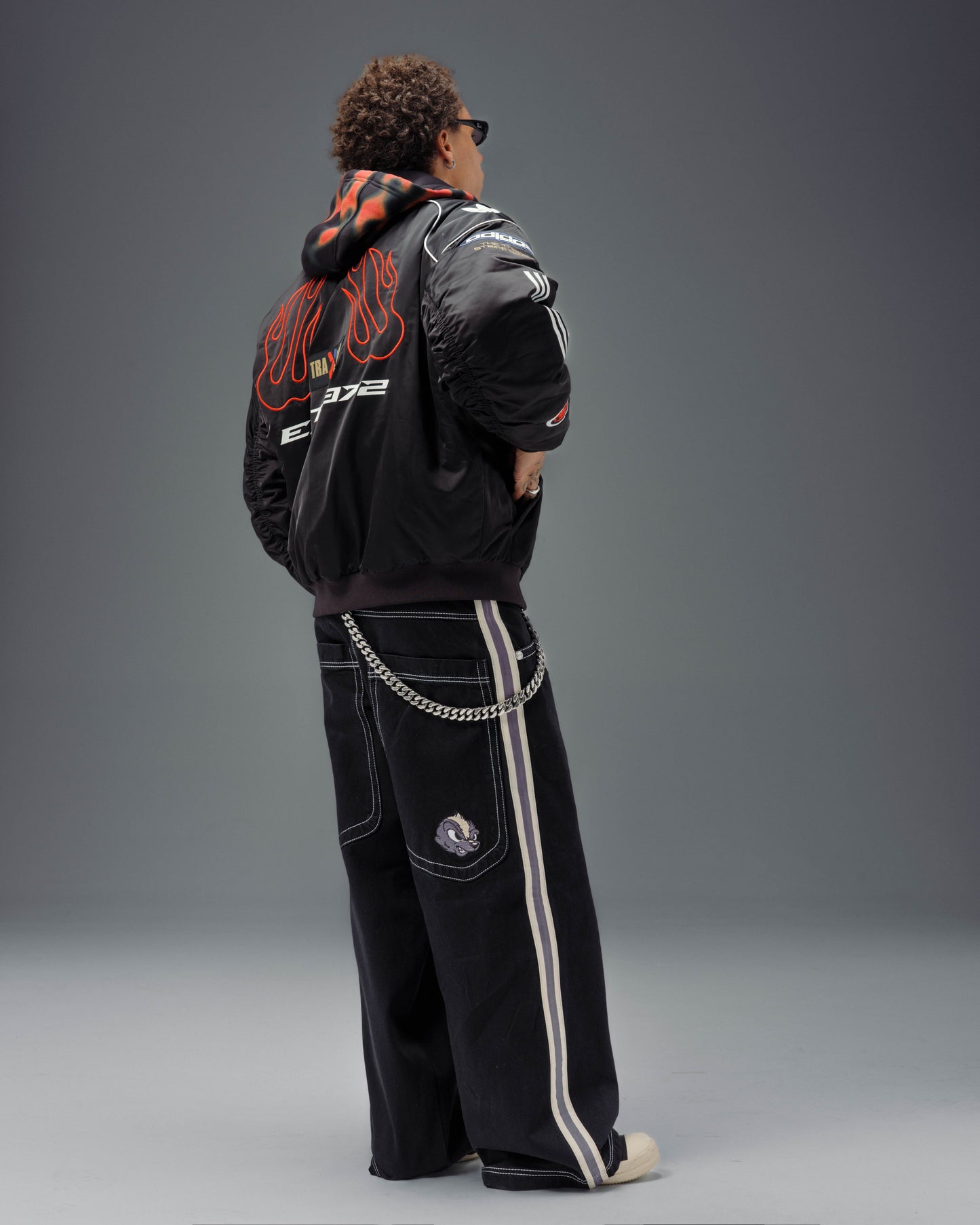 Skunk. 26". Jet Black.