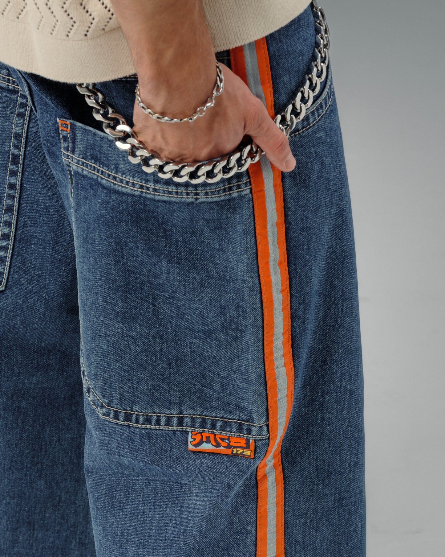 Tuffy. 23". Dark Stone.