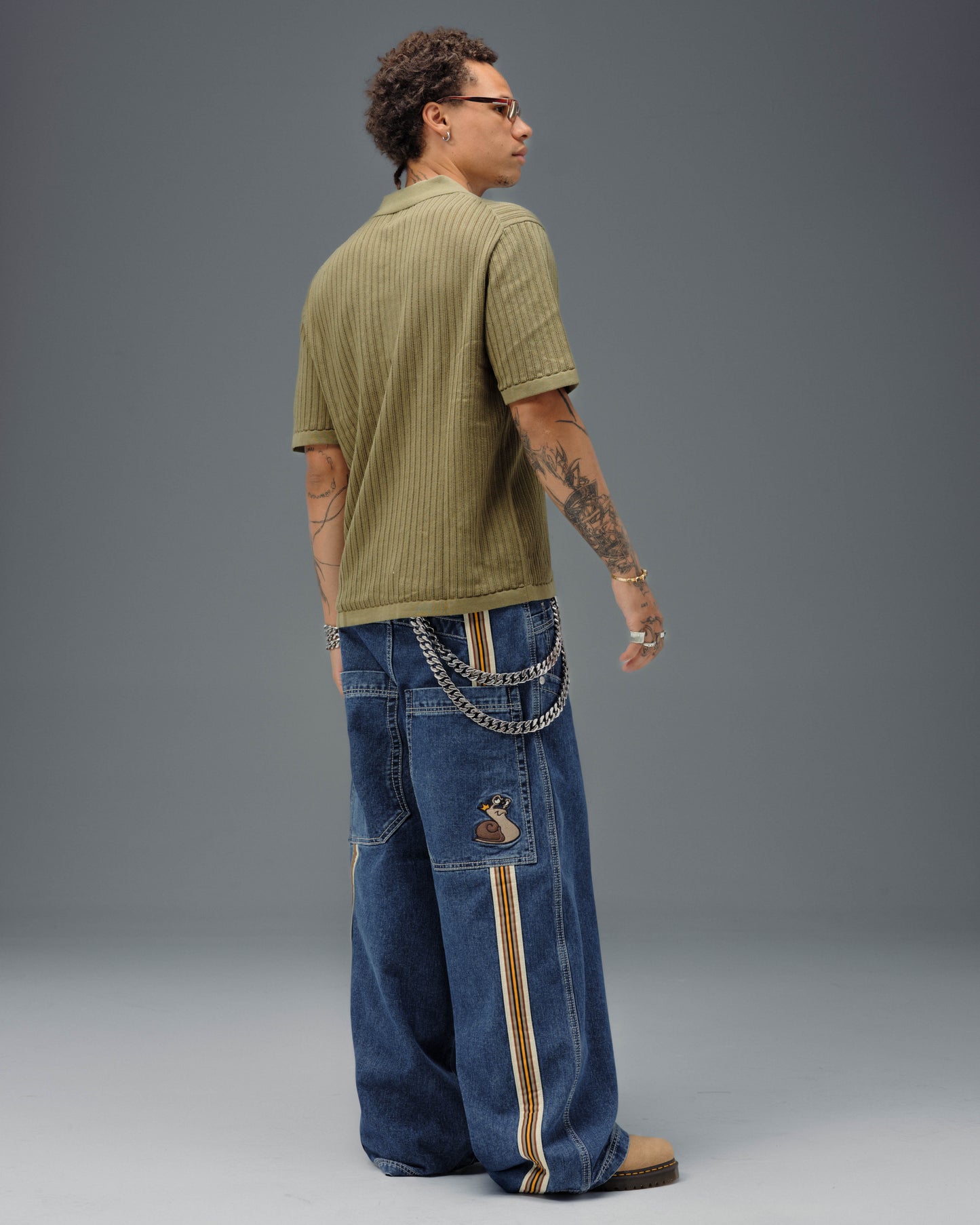 Slug. 26". Dark Stone.