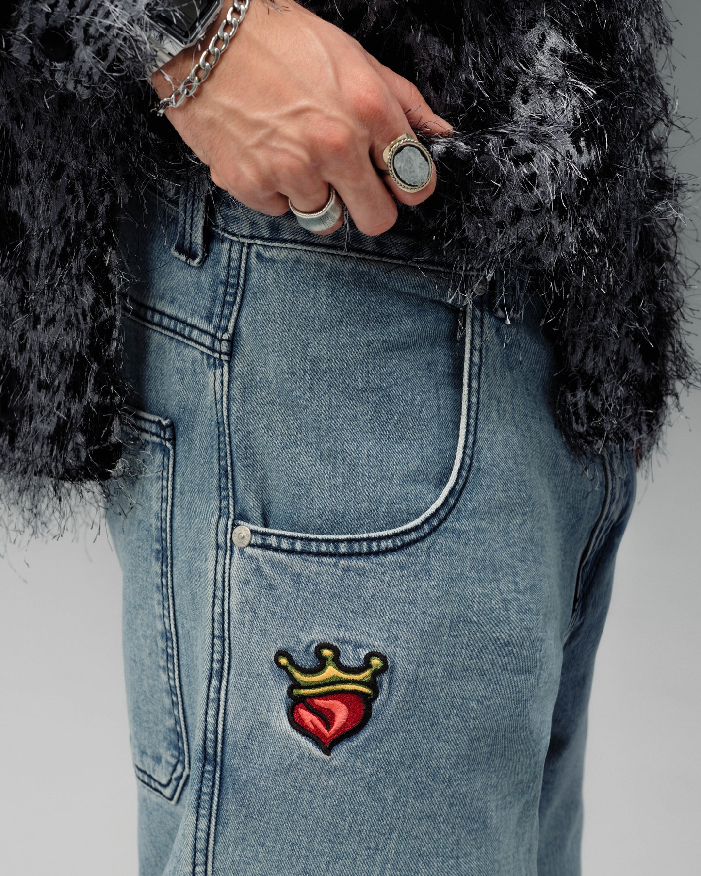 179 Pipes. 23". Antique.