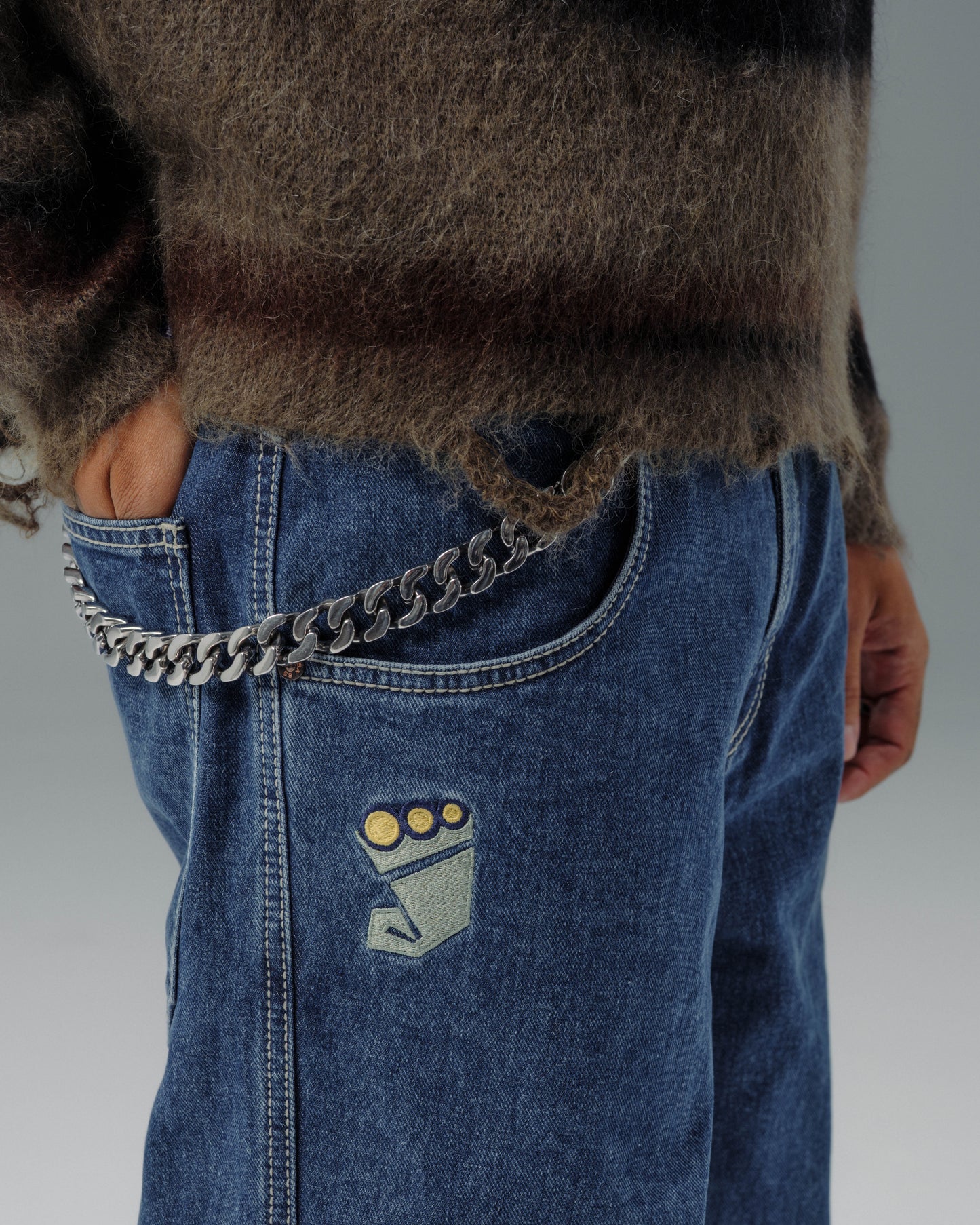 179 Pipes. 23". Dark Stone.