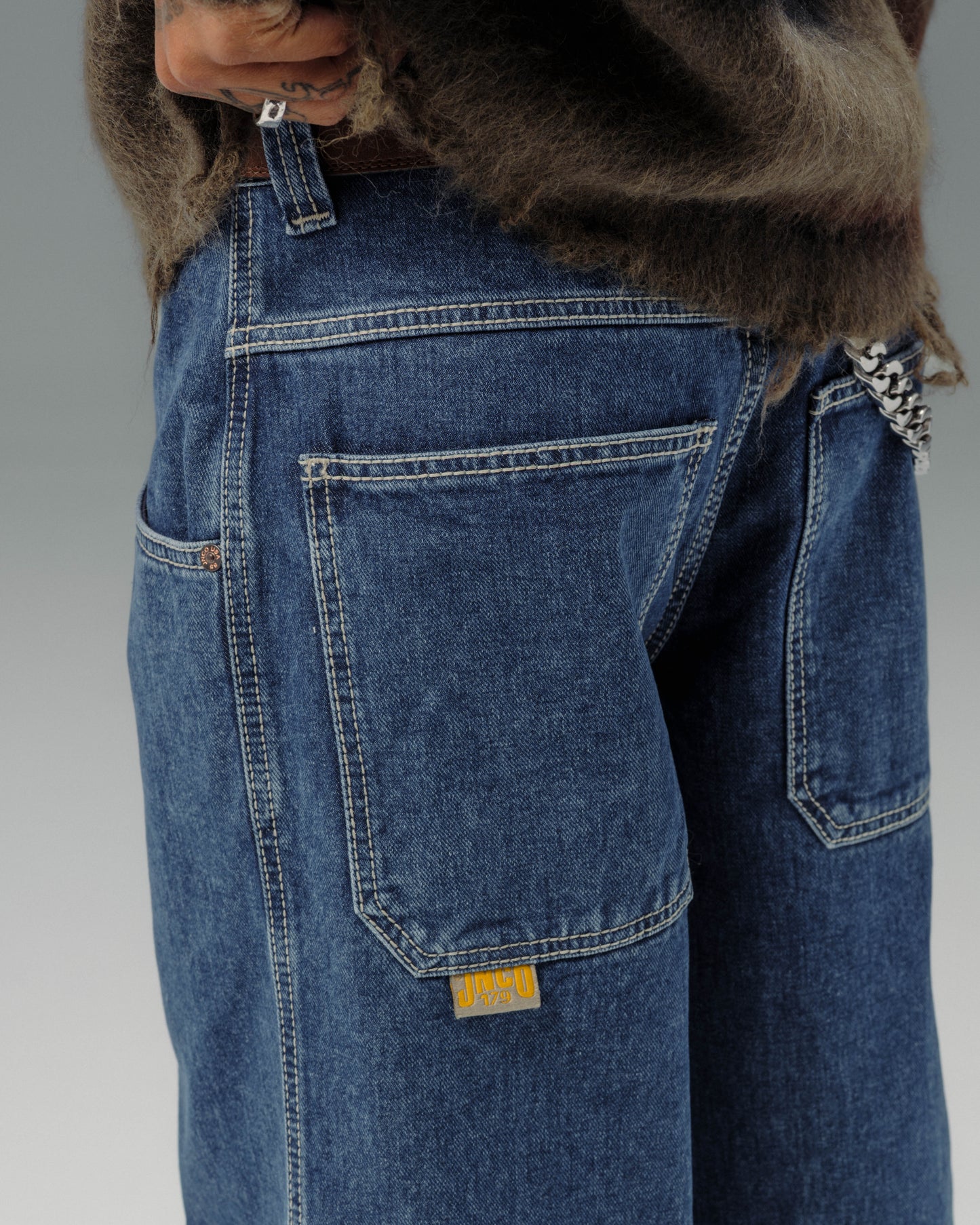 179 Pipes. 23". Dark Stone.