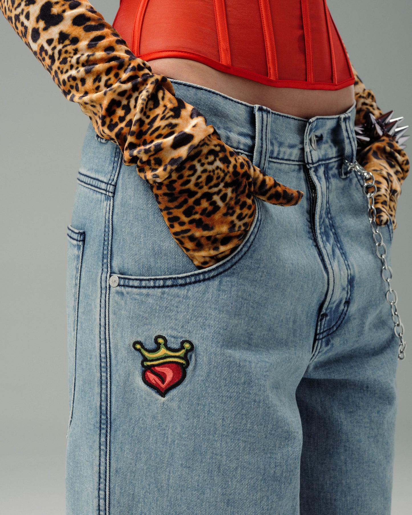 W179 Pipes. 23". Antique.