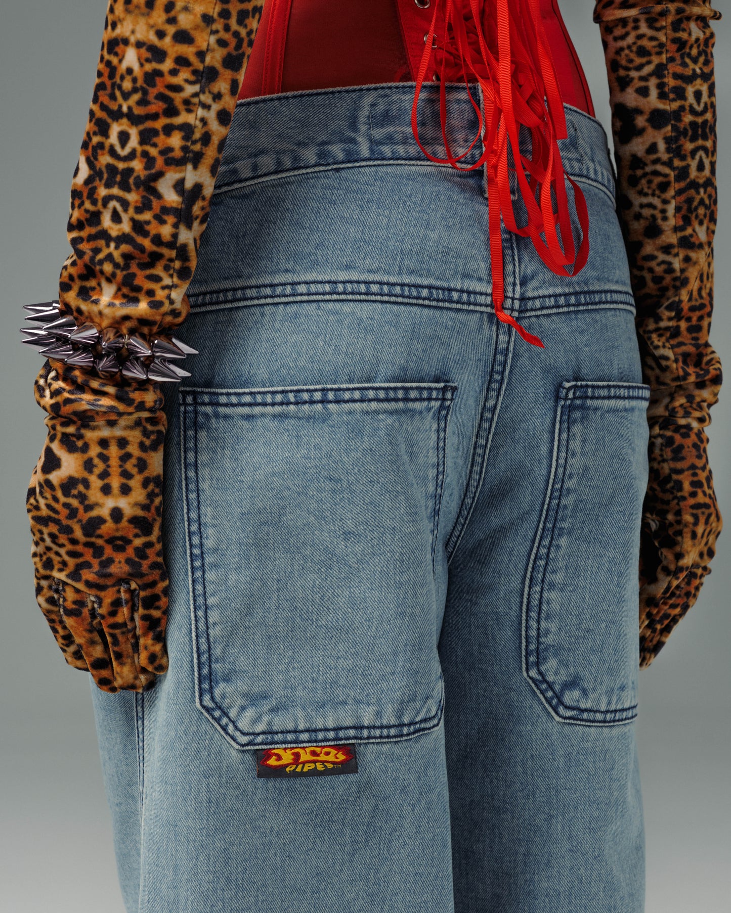 W179 Pipes. 23". Antique.