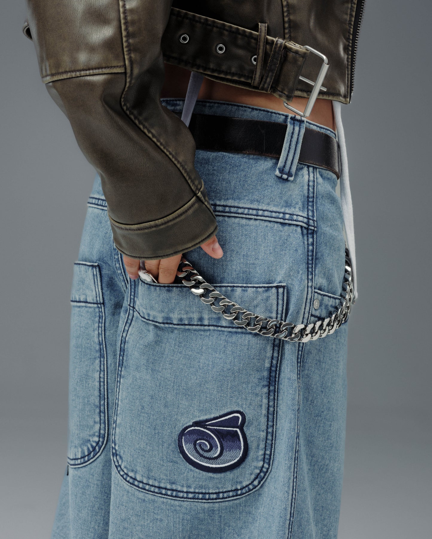 W101 Twin Cannon. 26". Antique.