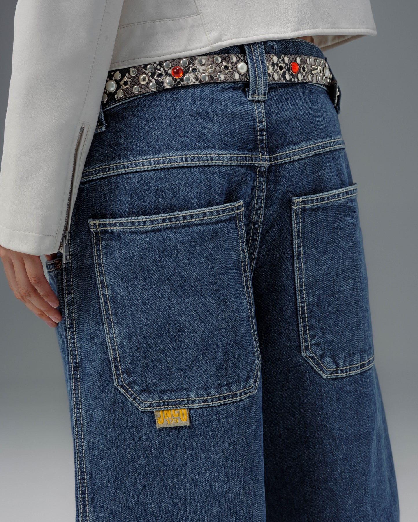 W179 Pipes. 23". Dark Stone.