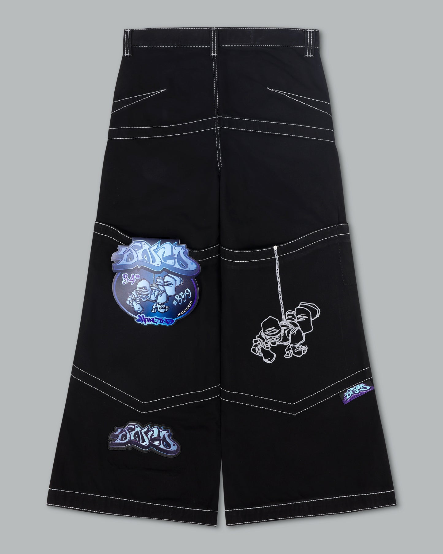 W Hangin'. 34". Jet Black.