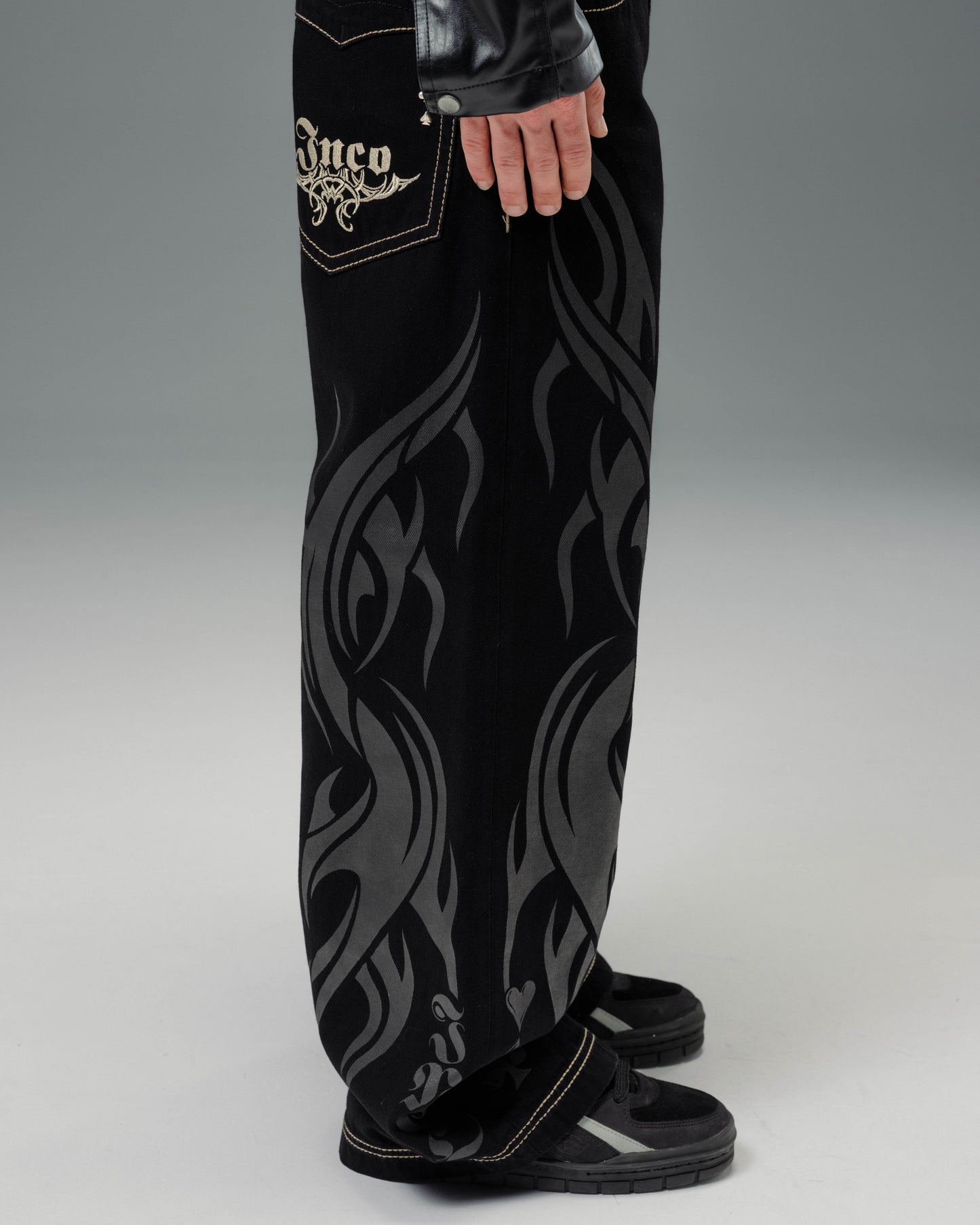 Flame Karatz. 23". Jet Black.