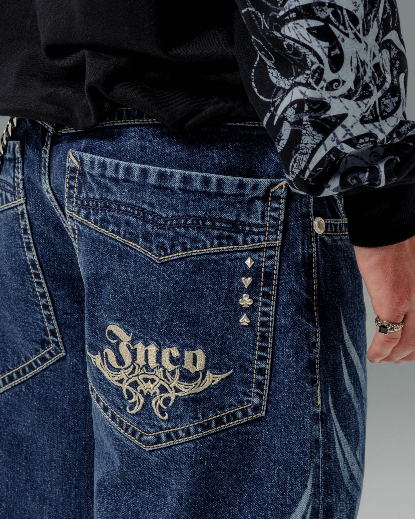 Flame Karatz. 23". Dark Stone.