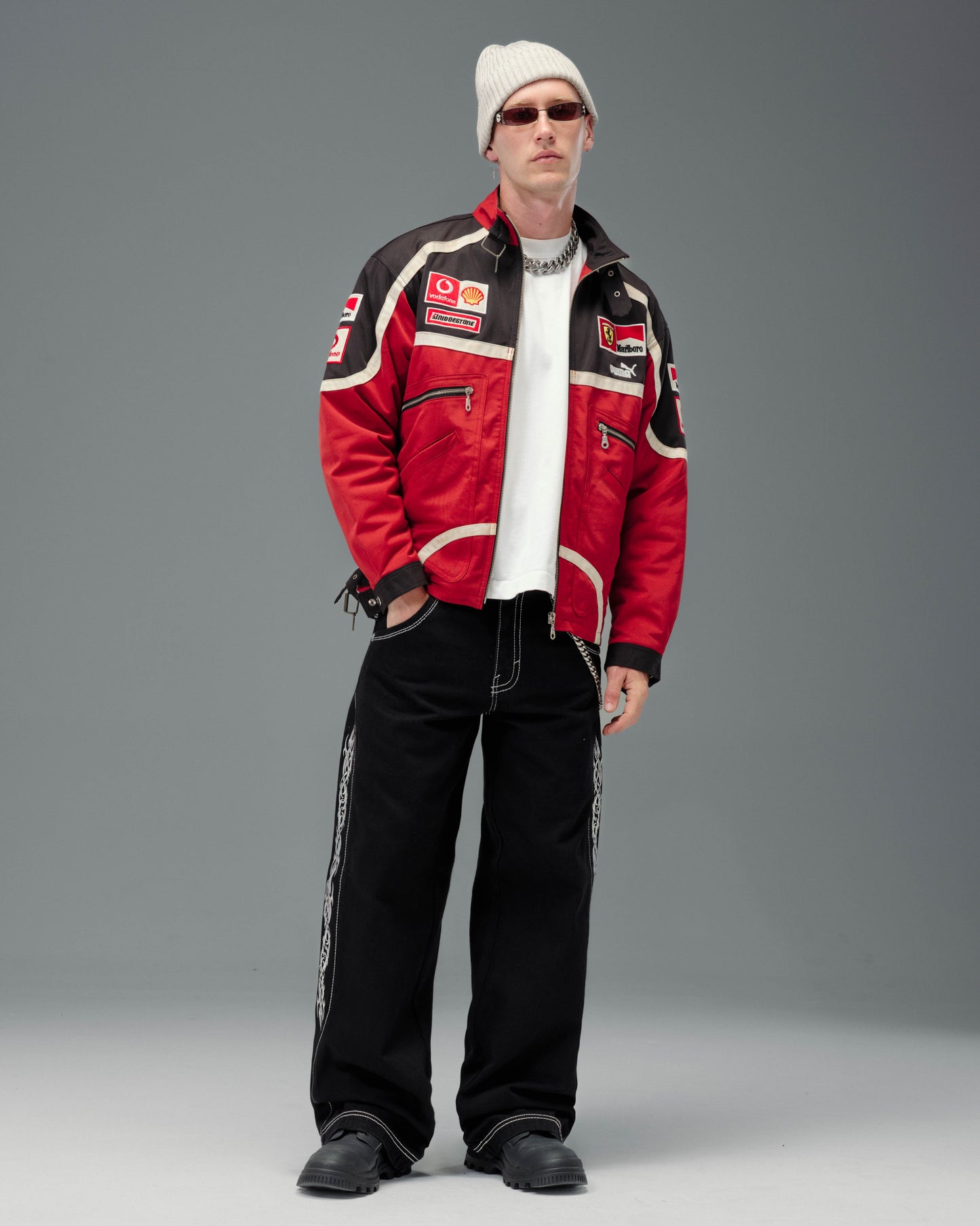 Majestik. 23". Jet Black.