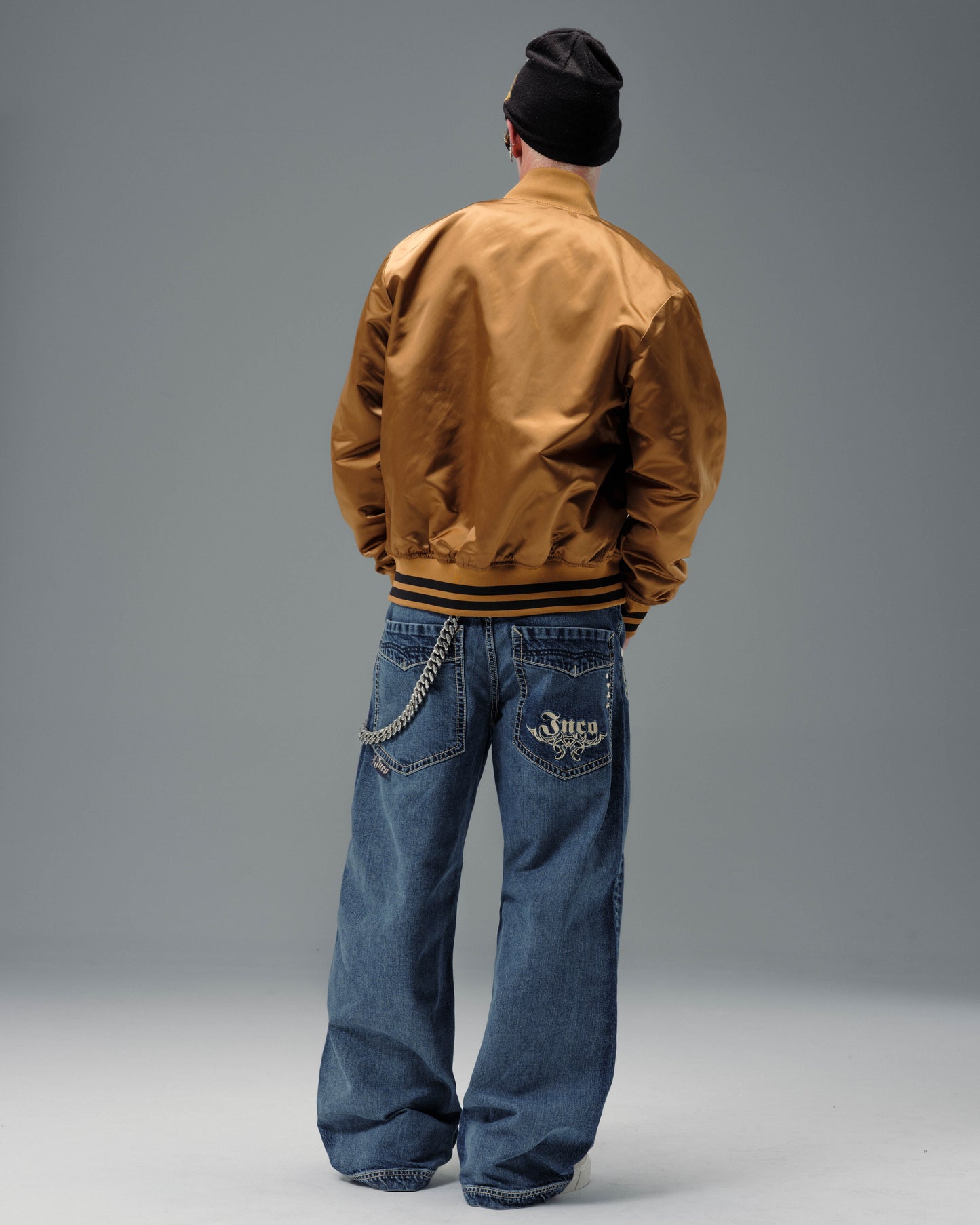 Karatz. 23". Hand-Sand Dark Stone.