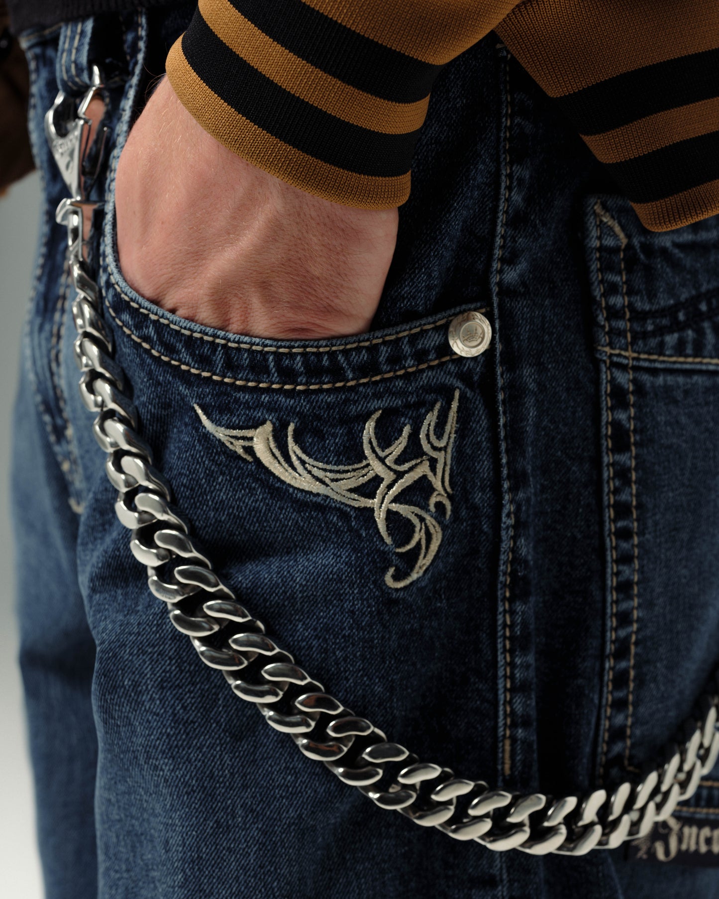 Karatz. 23". Hand-Sand Dark Stone.