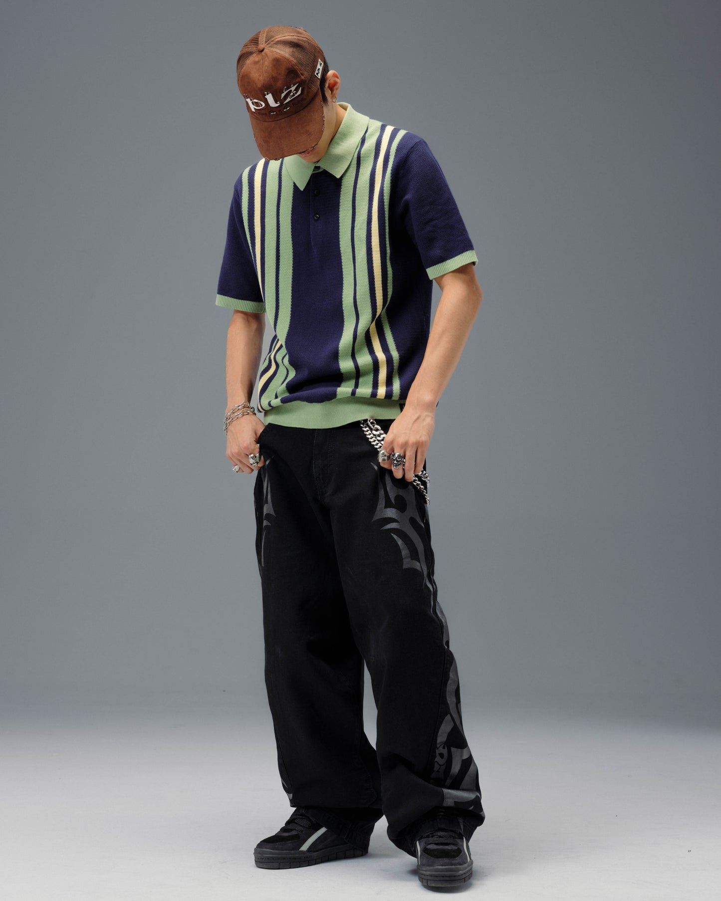 High Roller. 21". Jet Black.