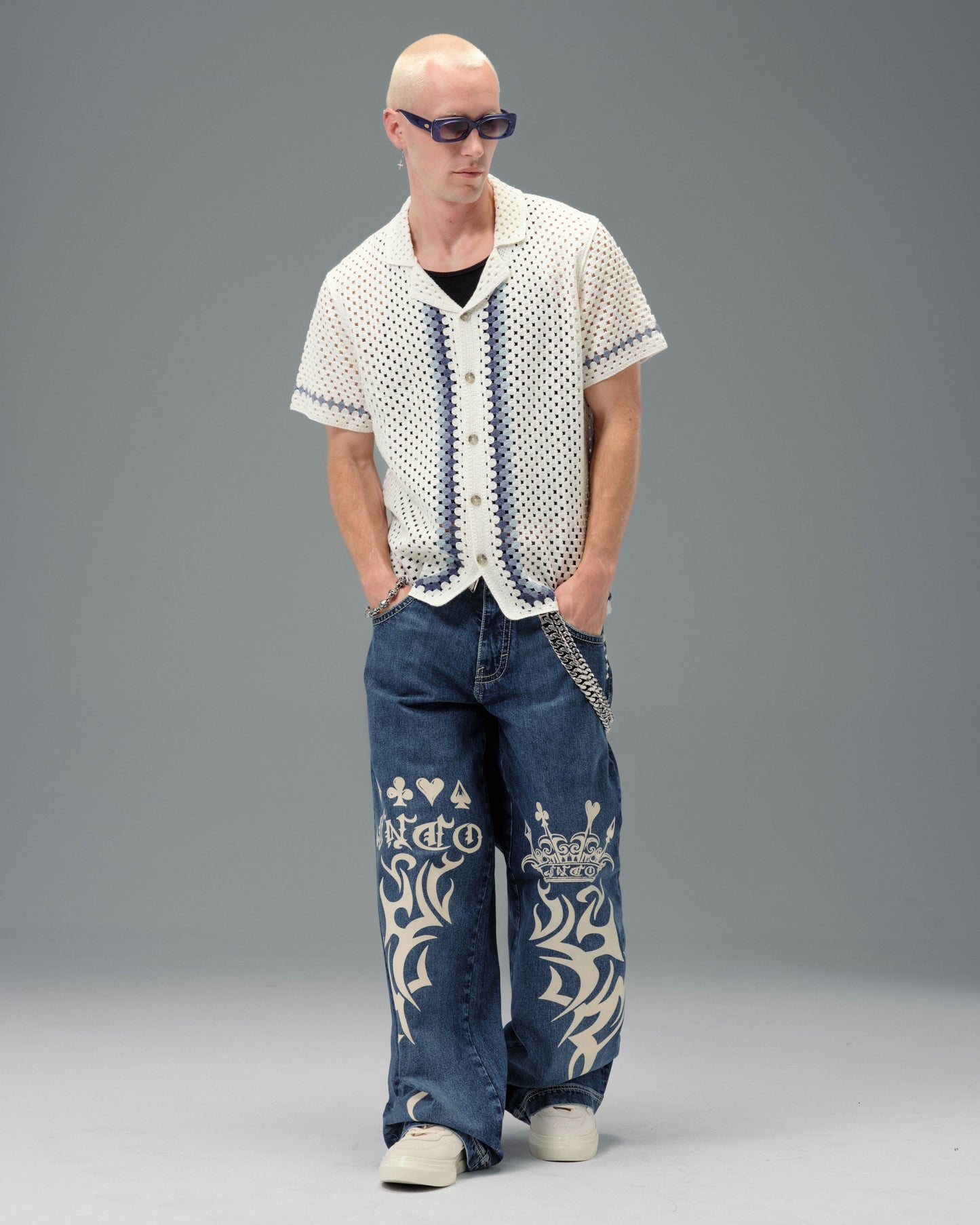 Gambler. 23". Hand-Sand Dark Stone.