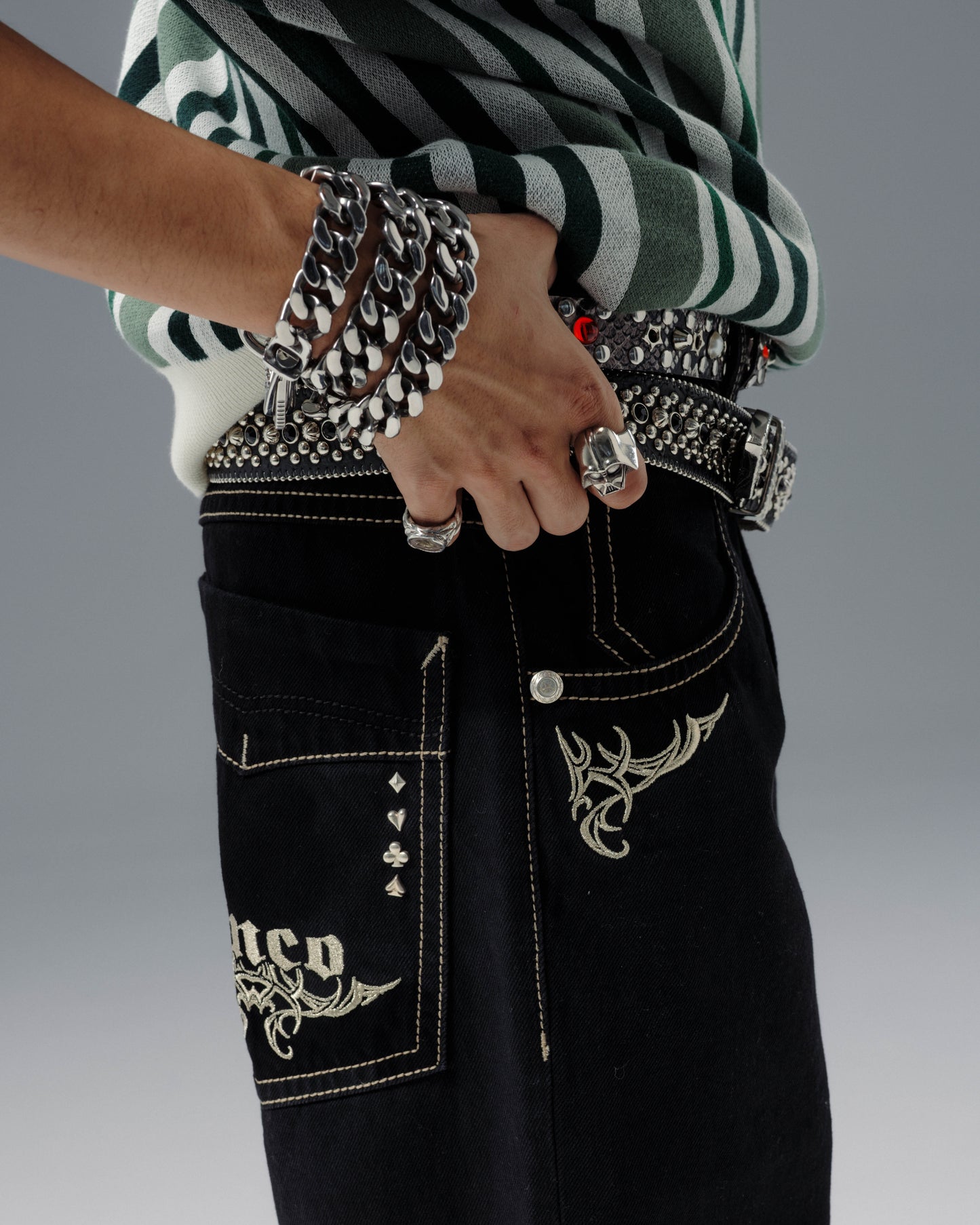 Karatz. 23". Jet Black.