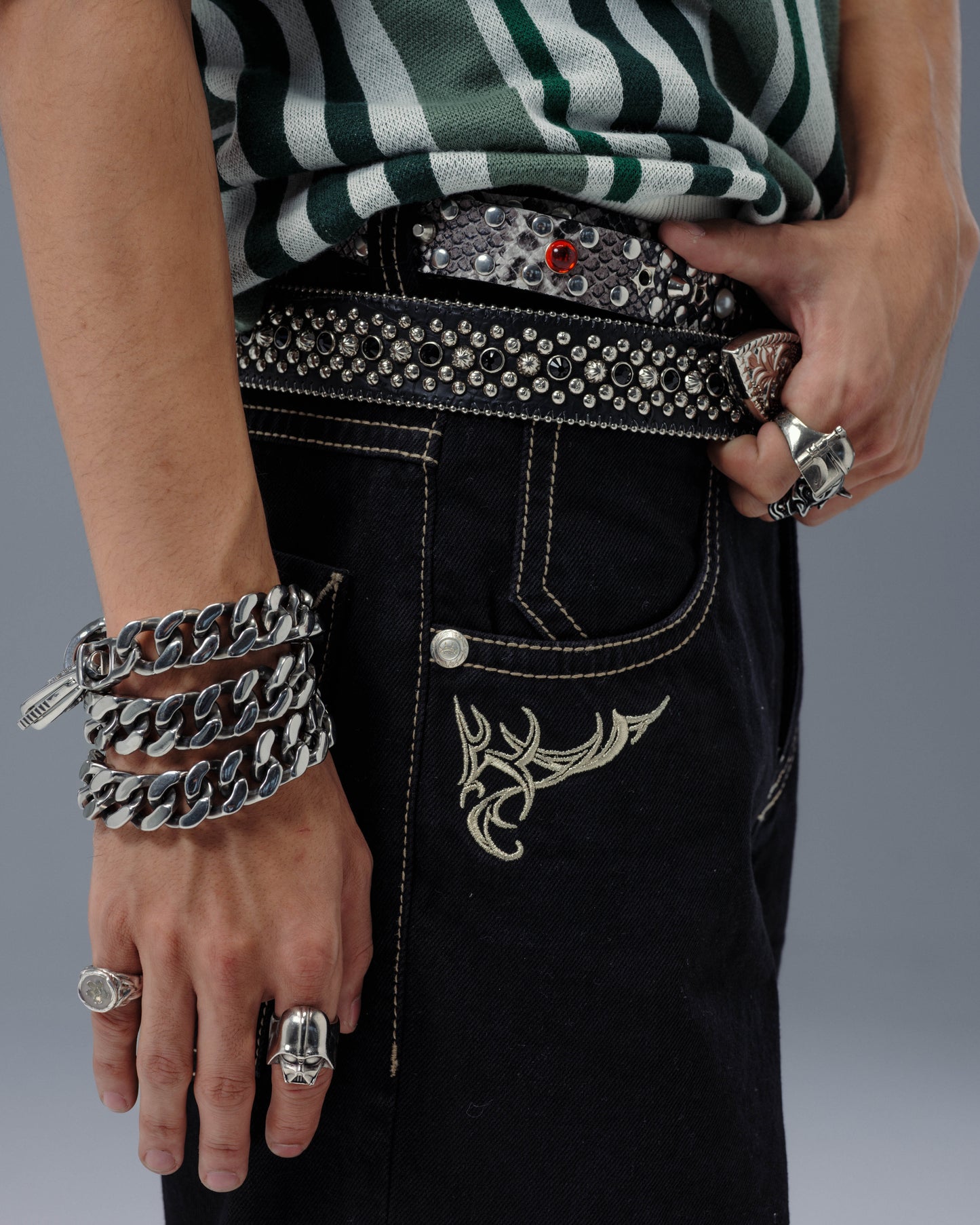 Karatz. 23". Jet Black.