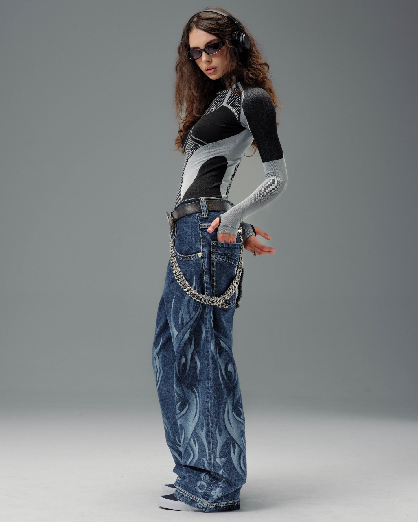 W Flame Karatz. 23". Dark Stone.