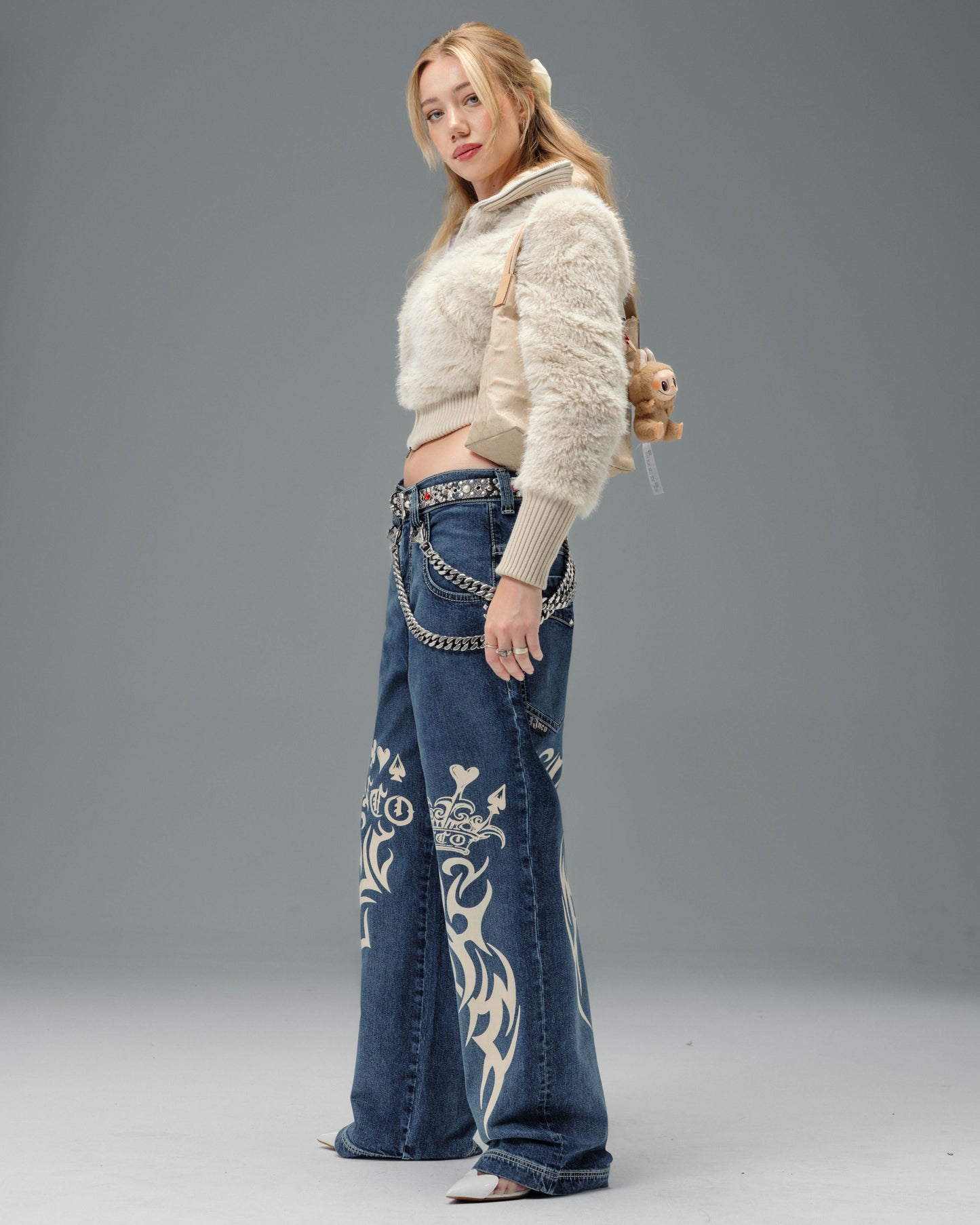 W Gambler. 23". Hand-Sand Dark Stone.