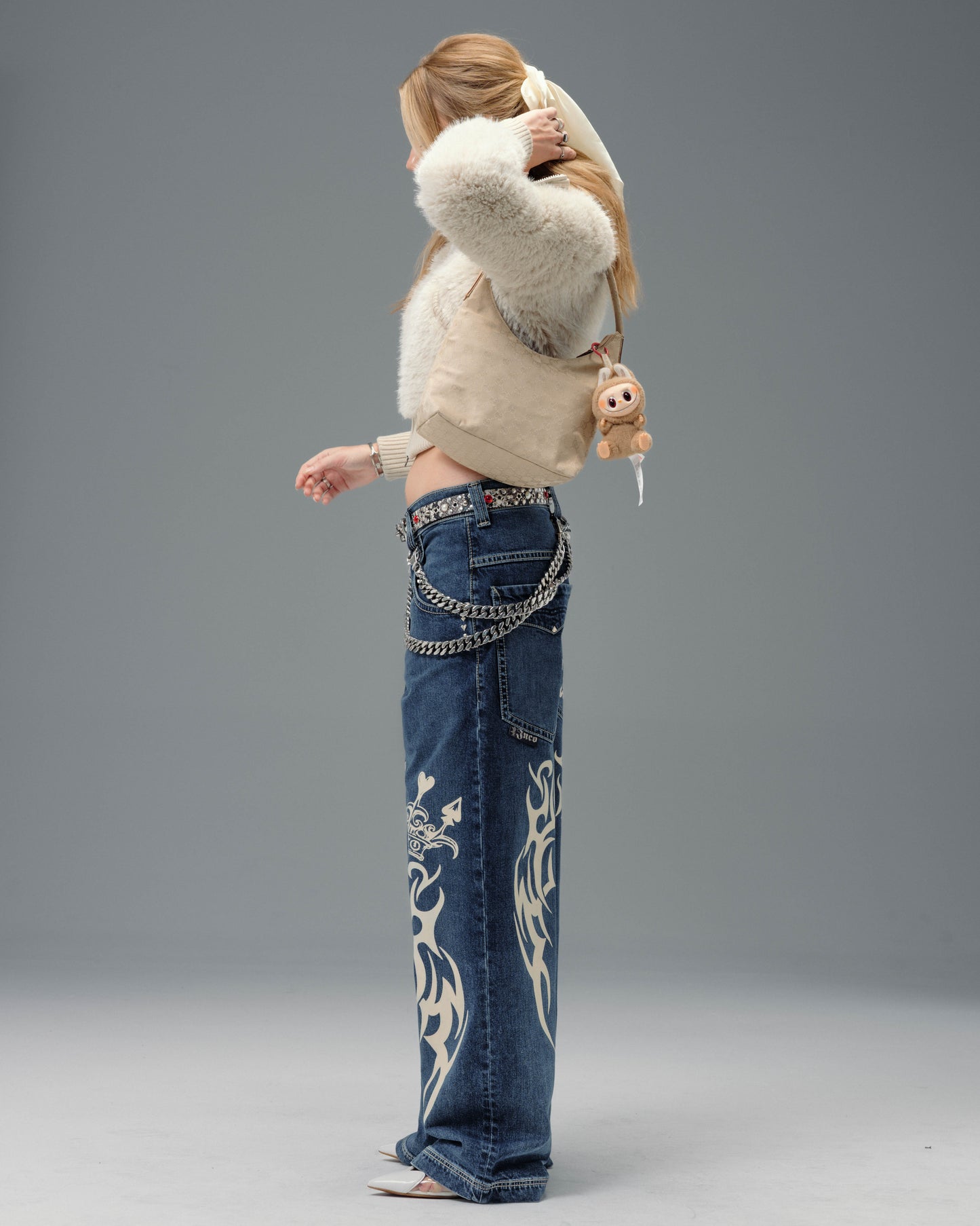 W Gambler. 23". Hand-Sand Dark Stone.