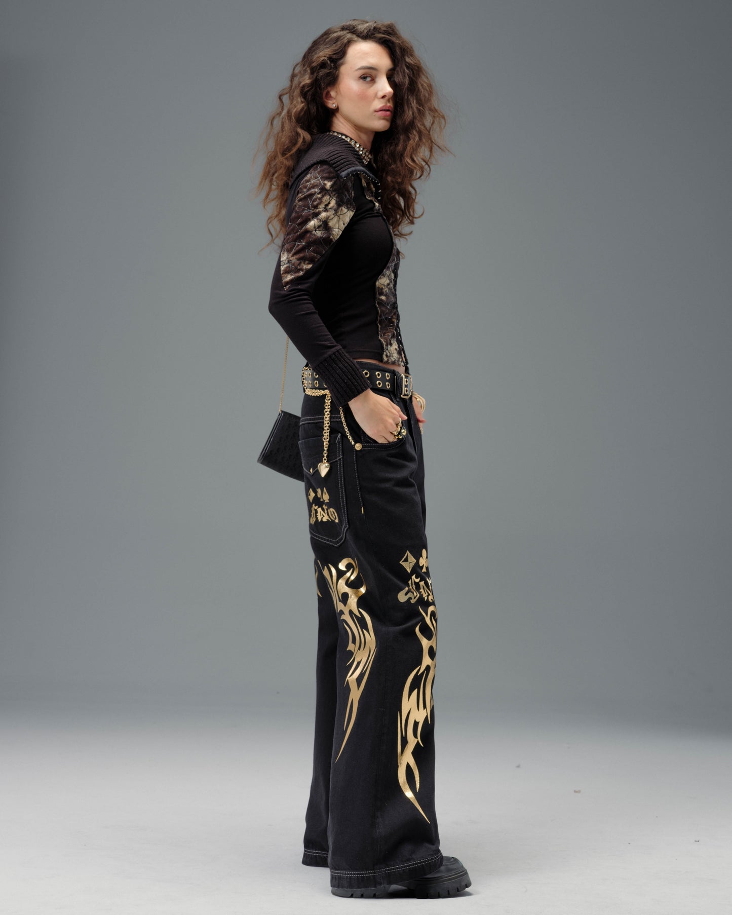 W Gambler. 23". Jet Black.