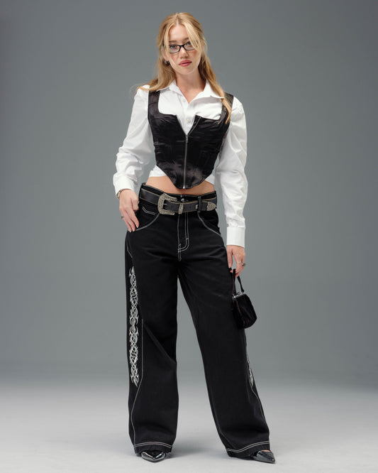 W Majestik. 23". Jet Black.