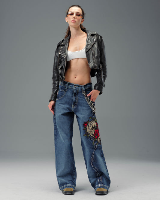 W Skull & Roses. 24". Hand-Sand Dark Stone.