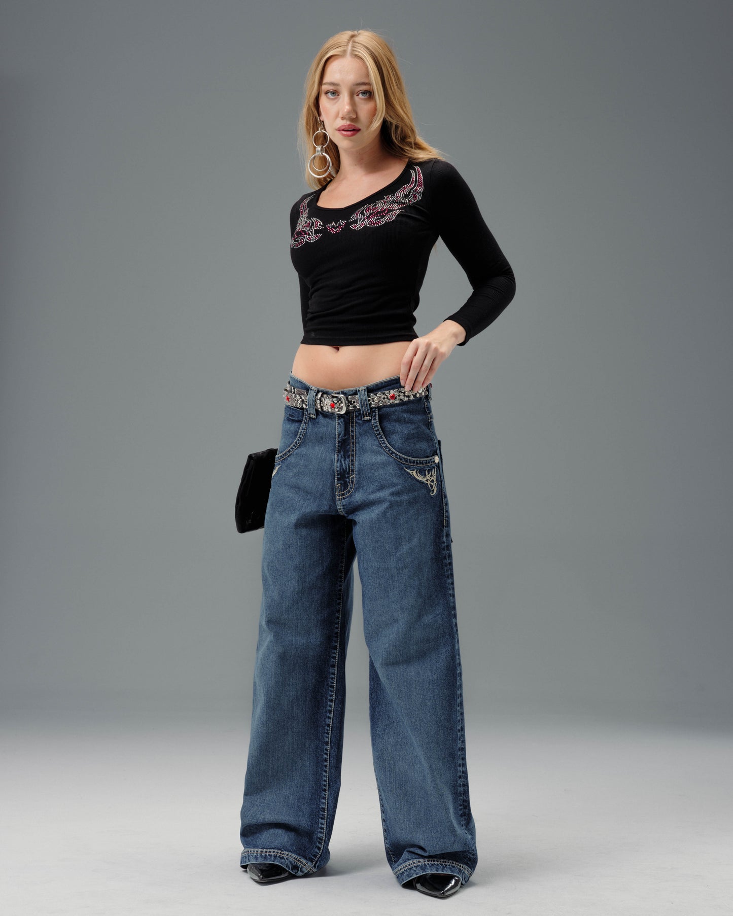 W Karatz. 23". Hand-Sand Dark Stone.