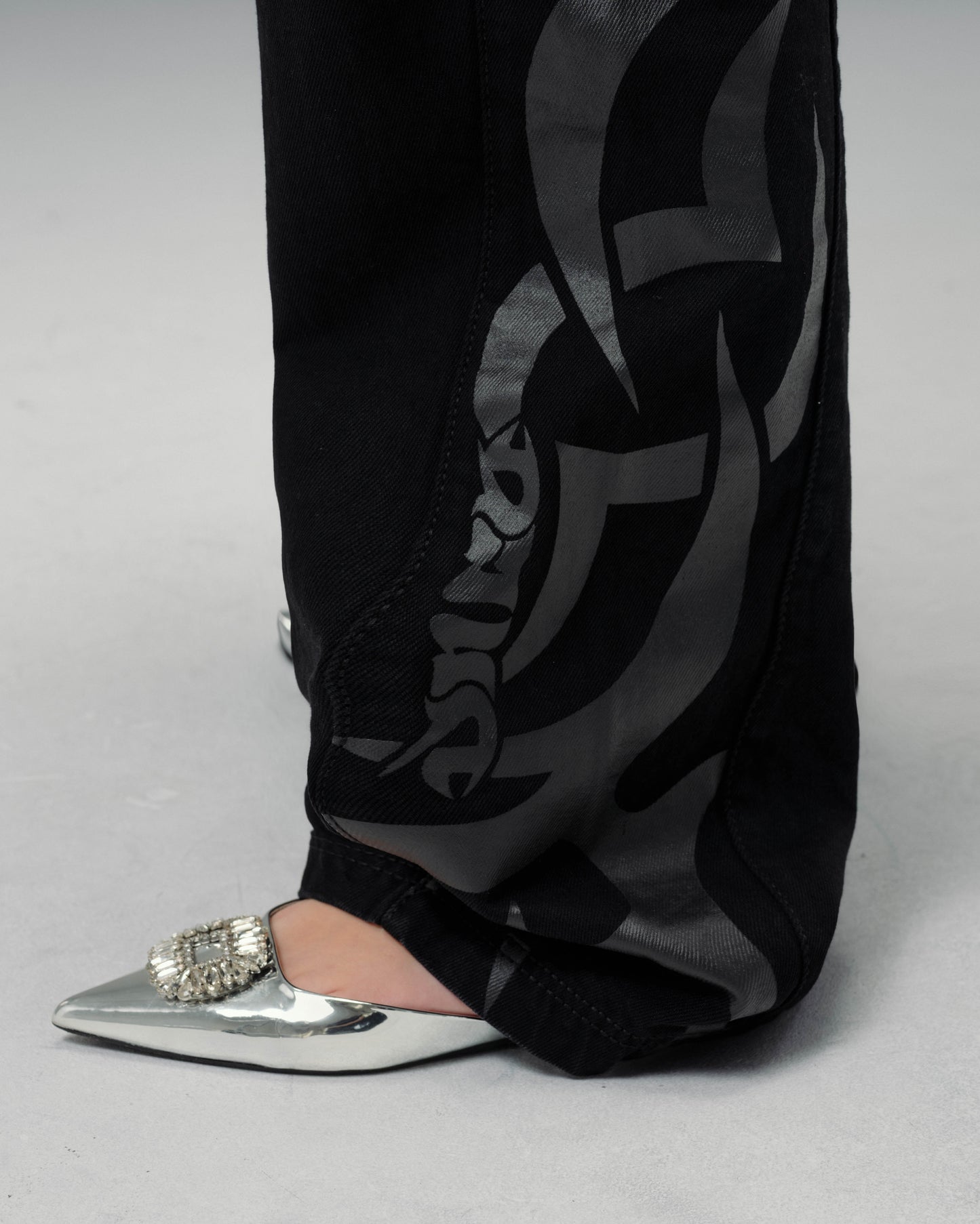 W High Roller. 21". Jet Black.